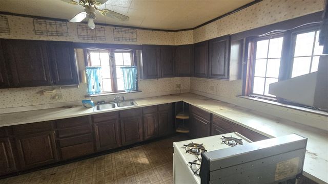 710 E Foster Street, Ludington, MI 49431