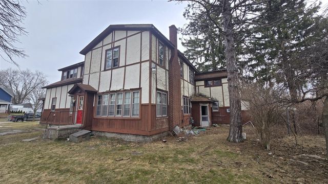 710 E Foster Street, Ludington, MI 49431
