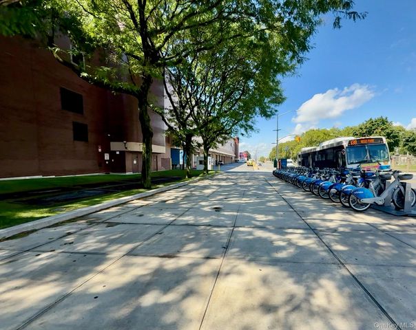 6542 Metropolitan Avenue, Middle Village, NY 11379