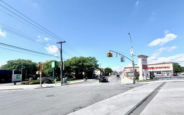 6542 Metropolitan Avenue, Middle Village, NY 11379