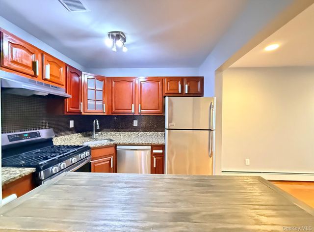 6542 Metropolitan Avenue, Middle Village, NY 11379