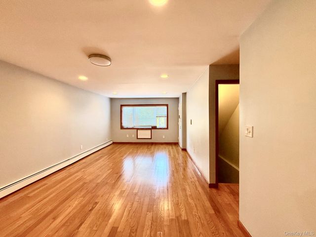 6542 Metropolitan Avenue, Middle Village, NY 11379