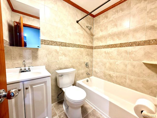 6542 Metropolitan Avenue, Middle Village, NY 11379