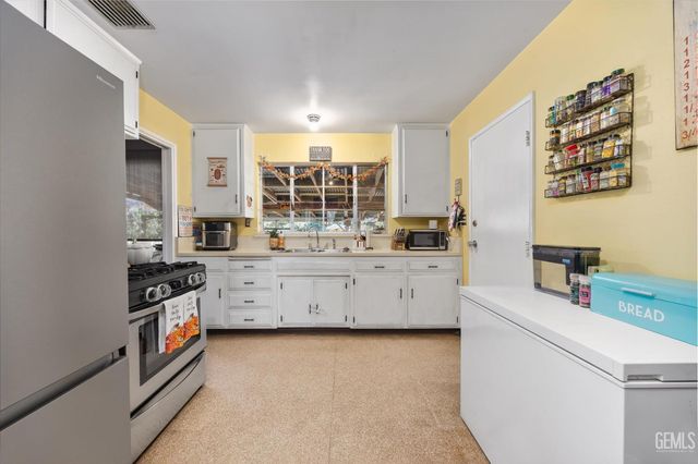 113 Loma Vista Avenue, Taft, CA 93268