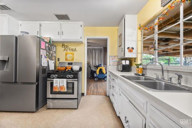 113 Loma Vista Avenue, Taft, CA 93268