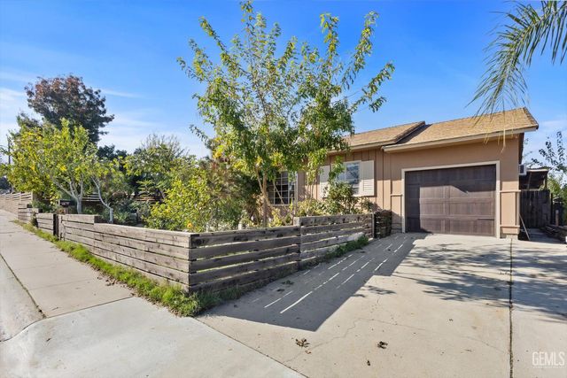 113 Loma Vista Avenue, Taft, CA 93268