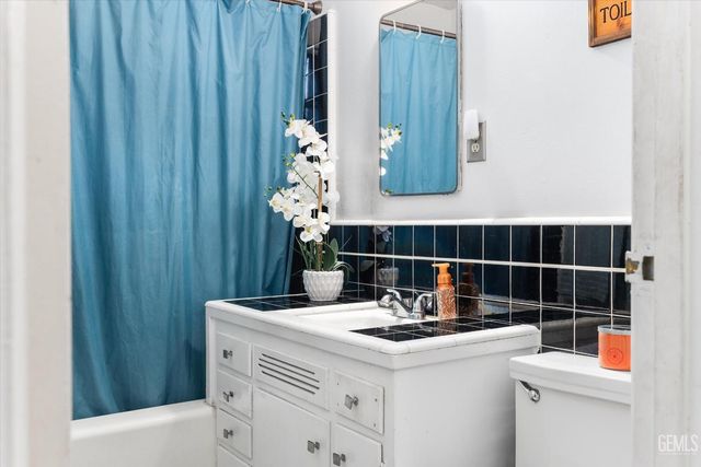 113 Loma Vista Avenue, Taft, CA 93268