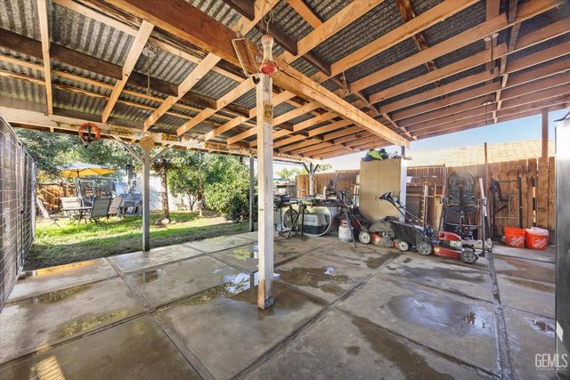 113 Loma Vista Avenue, Taft, CA 93268