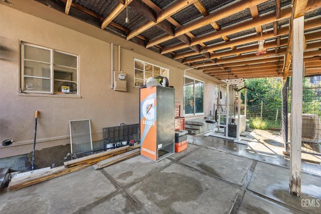 113 Loma Vista Avenue, Taft, CA 93268