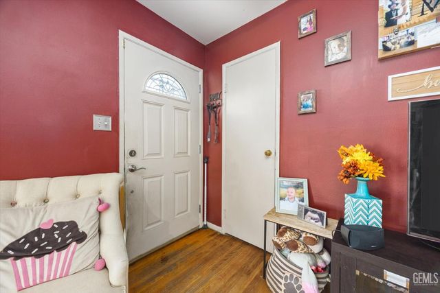 113 Loma Vista Avenue, Taft, CA 93268