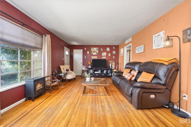 113 Loma Vista Avenue, Taft, CA 93268