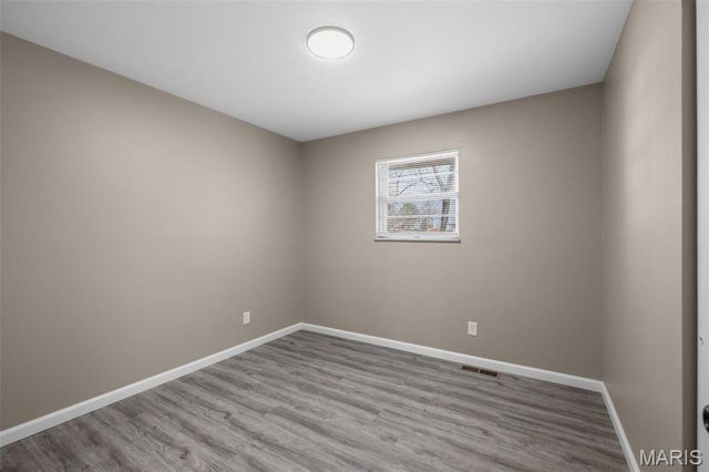 27 Nob Hill Drive, Hazelwood, MO 63138