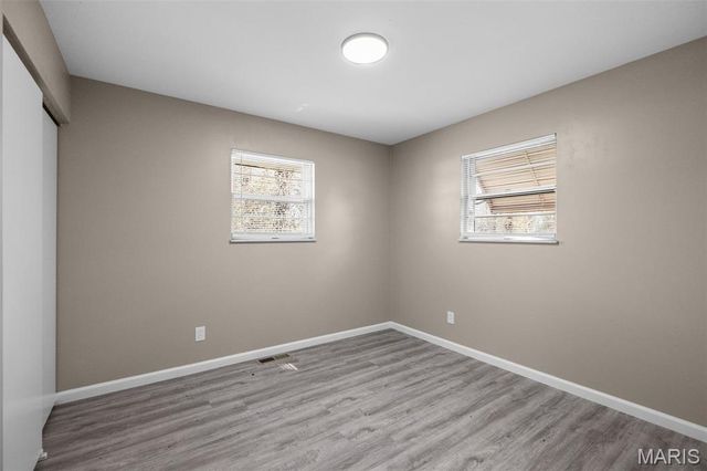 27 Nob Hill Drive, Hazelwood, MO 63138