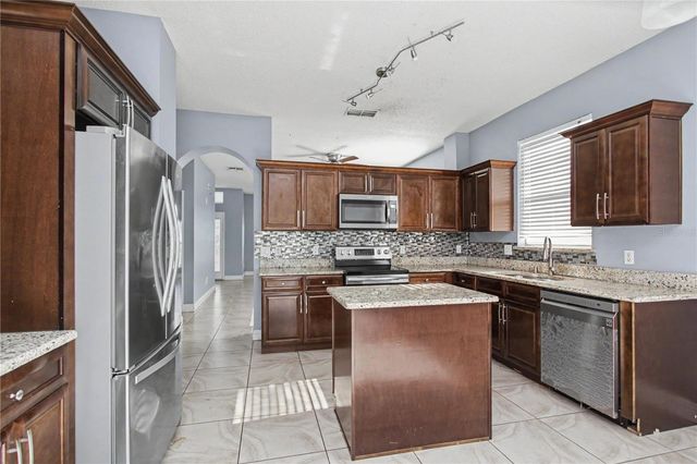 2244 MALLARD CREEK CIRCLE, Kissimmee, FL 34743