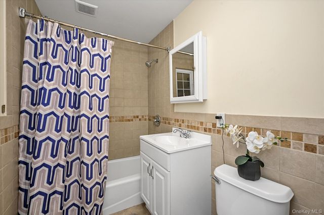 8405 112th Street, Richmond Hill, NY 11418