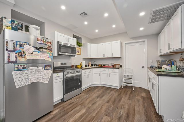 8405 112th Street, Richmond Hill, NY 11418