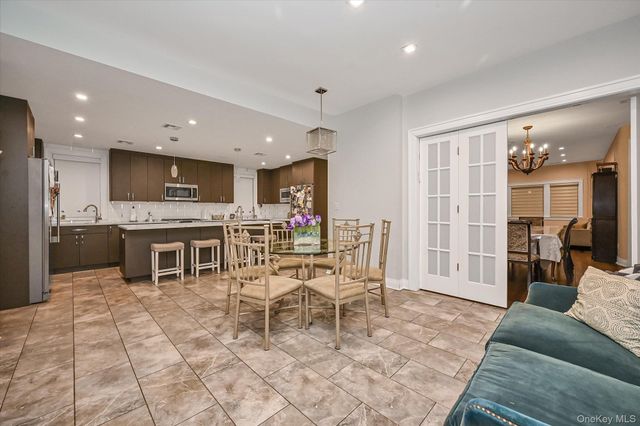 8405 112th Street, Richmond Hill, NY 11418