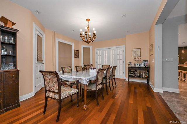 8405 112th Street, Richmond Hill, NY 11418