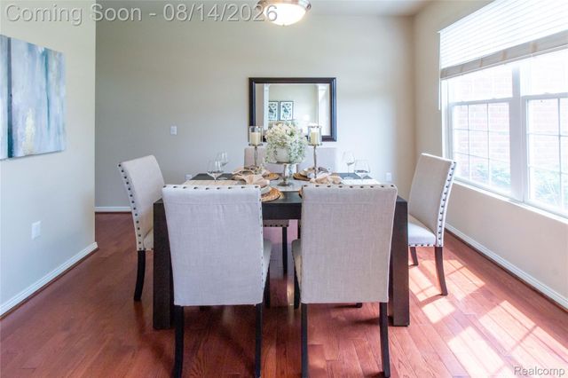 2221 Mayflower, Troy, MI 48085