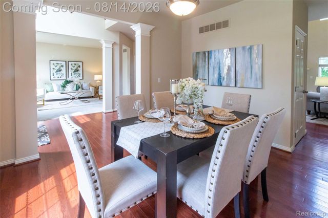 2221 Mayflower, Troy, MI 48085