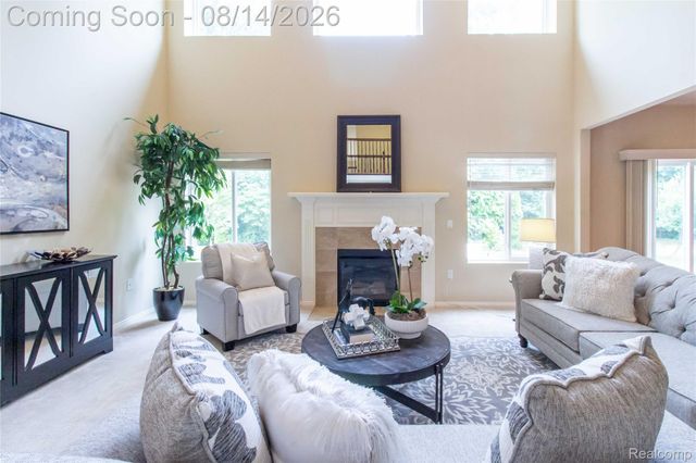 2221 Mayflower, Troy, MI 48085