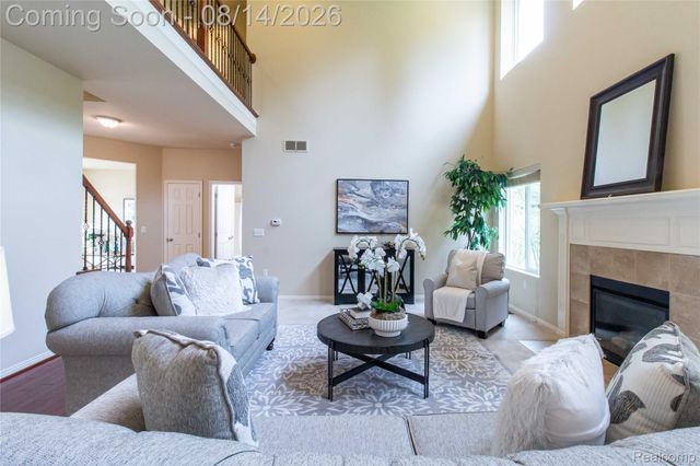 2221 Mayflower, Troy, MI 48085