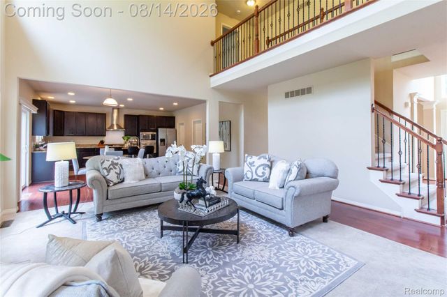 2221 Mayflower, Troy, MI 48085