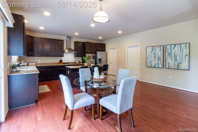 2221 Mayflower, Troy, MI 48085