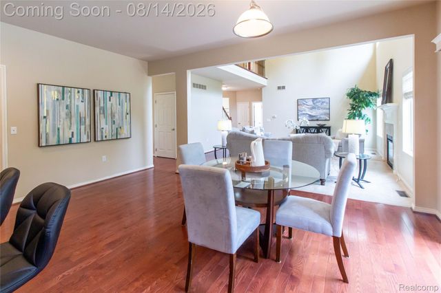 2221 Mayflower, Troy, MI 48085