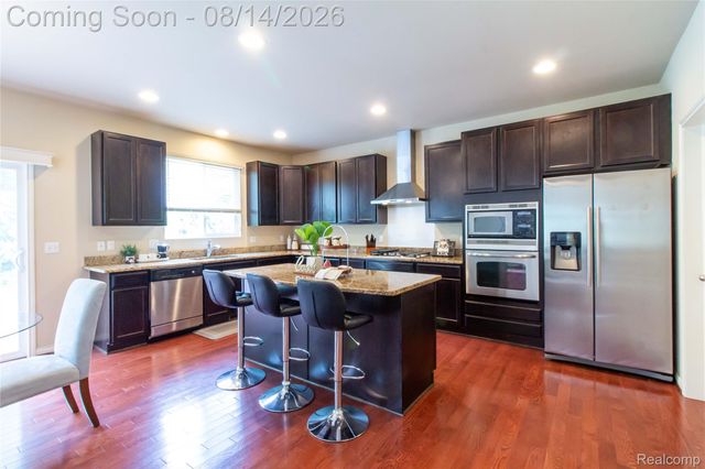 2221 Mayflower, Troy, MI 48085