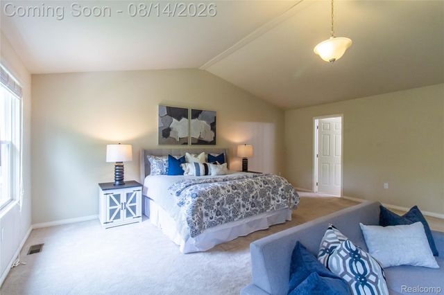 2221 Mayflower, Troy, MI 48085