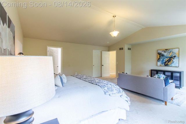 2221 Mayflower, Troy, MI 48085