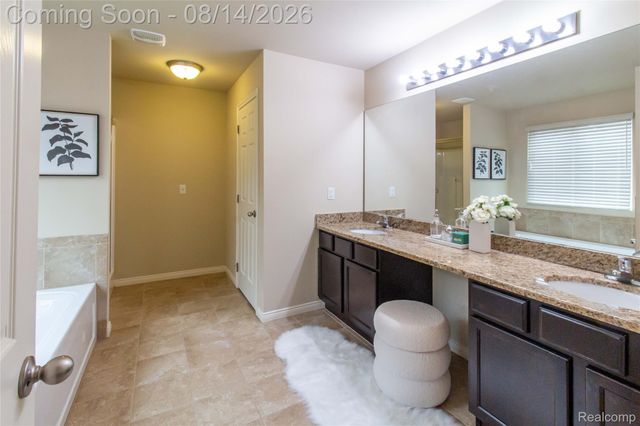 2221 Mayflower, Troy, MI 48085