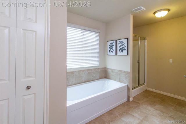 2221 Mayflower, Troy, MI 48085