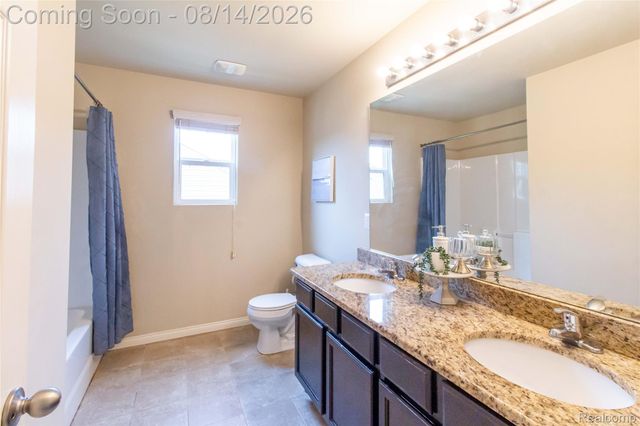 2221 Mayflower, Troy, MI 48085