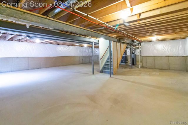 2221 Mayflower, Troy, MI 48085