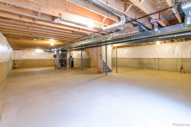 2221 Mayflower, Troy, MI 48085