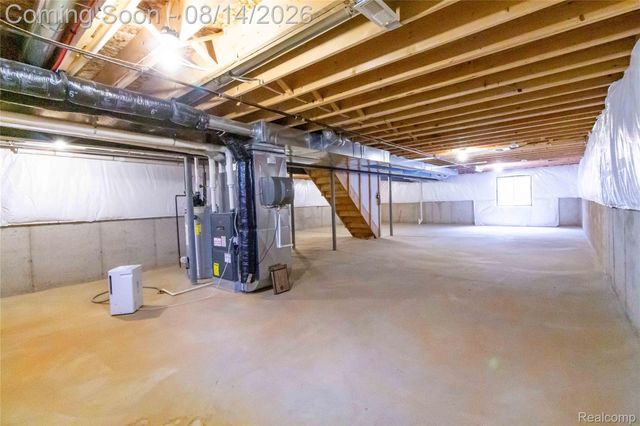 2221 Mayflower, Troy, MI 48085