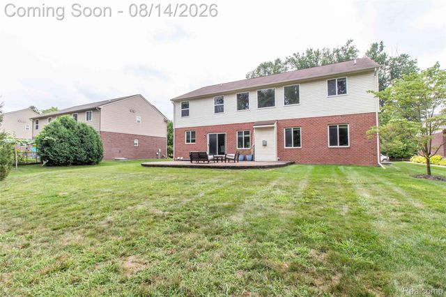 2221 Mayflower, Troy, MI 48085