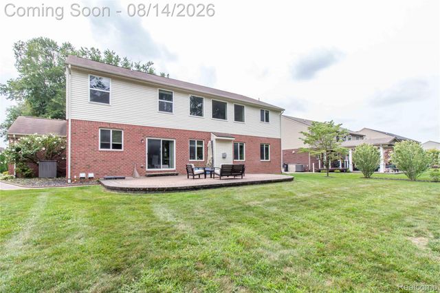 2221 Mayflower, Troy, MI 48085