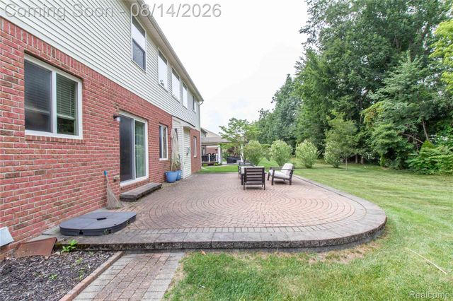 2221 Mayflower, Troy, MI 48085