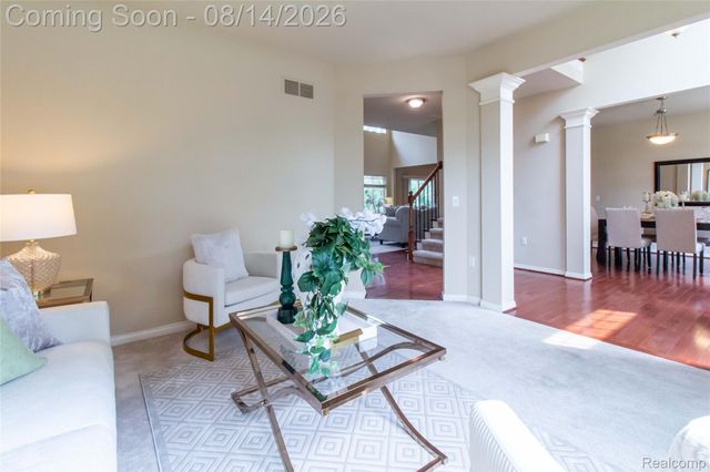 2221 Mayflower, Troy, MI 48085