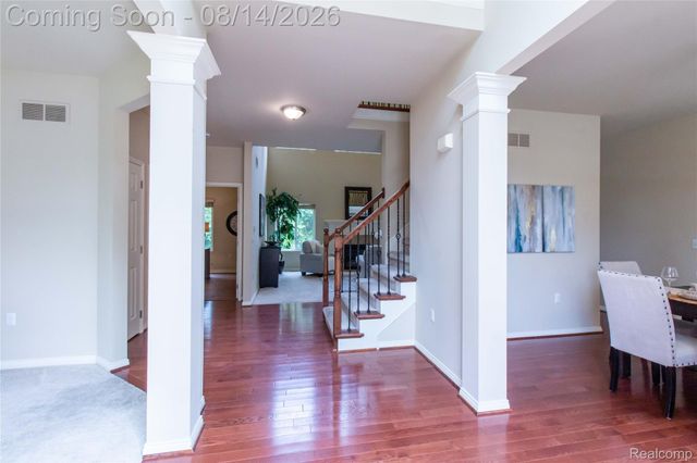 2221 Mayflower, Troy, MI 48085