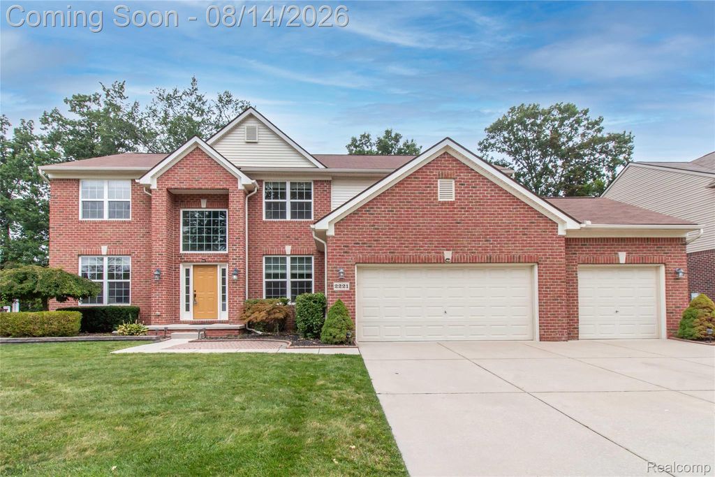 2221 Mayflower, Troy, MI 48085