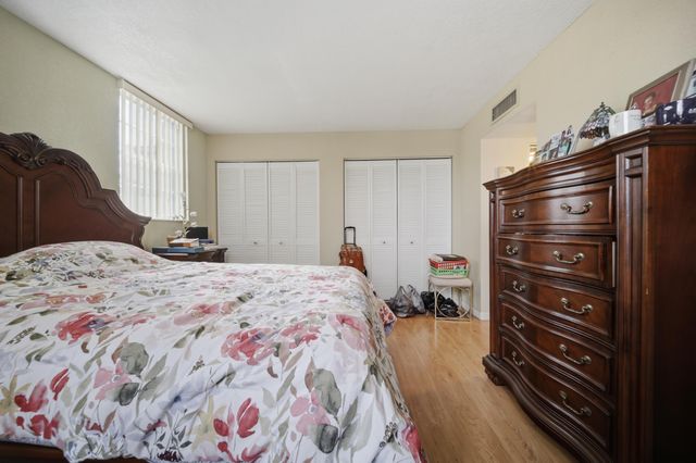 3040 Holiday Springs Boulevard 212, Margate, FL 33063