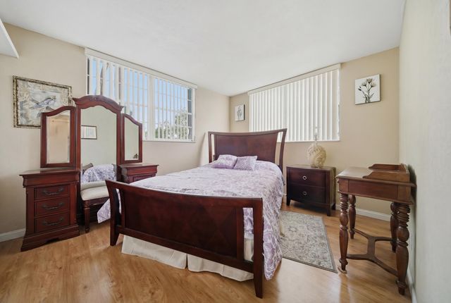 3040 Holiday Springs Boulevard 212, Margate, FL 33063