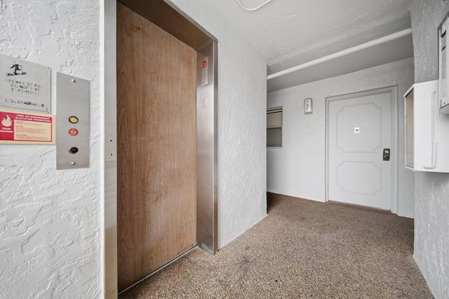 3040 Holiday Springs Boulevard 212, Margate, FL 33063