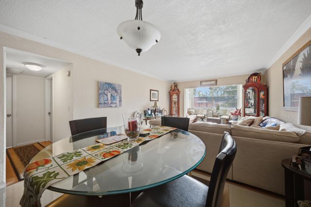 3040 Holiday Springs Boulevard 212, Margate, FL 33063