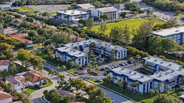 3040 Holiday Springs Boulevard 212, Margate, FL 33063