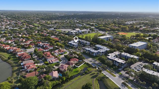 3040 Holiday Springs Boulevard 212, Margate, FL 33063